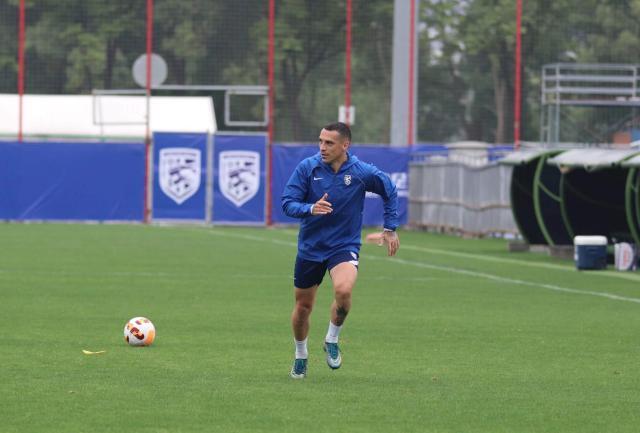 pp电子-罗马尼亚名记：我们还需斯坦丘吗？K联射手王是表率